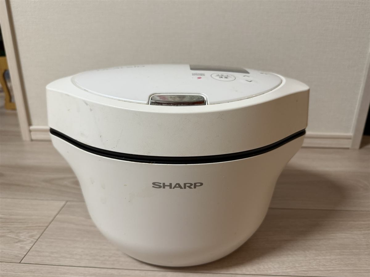 3年使ったホットクックを床に近いラックへ直置きした実物
